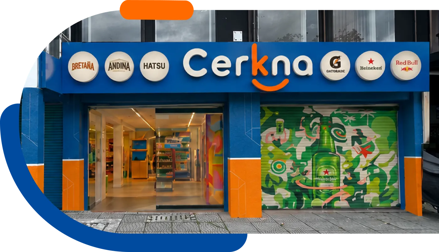 Tienda Cerkna en la calle